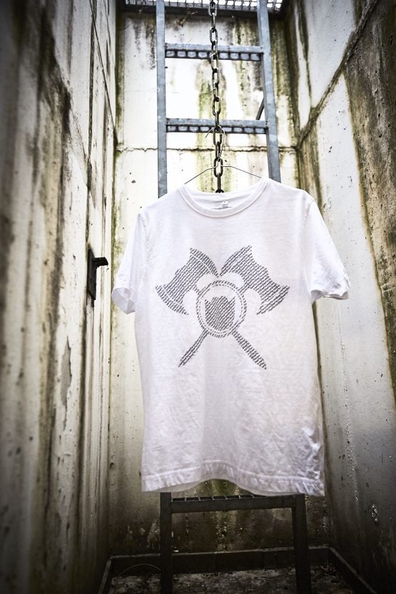 T Shirt weiss Painted Front Mood 01 low res <a href="https://www.bartbaren.com/wp-content/uploads/2018/03/masse-bartbaren.png" target="_blank" rel="noopener noreferrer">Größentabelle</a>